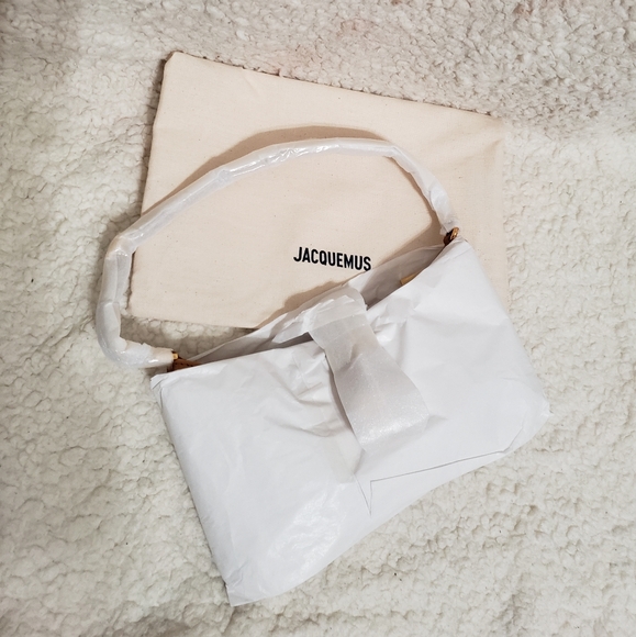 Jacquemus Le Bisou Cadenas Suede Shoulder Bag - Picture 11 of 15